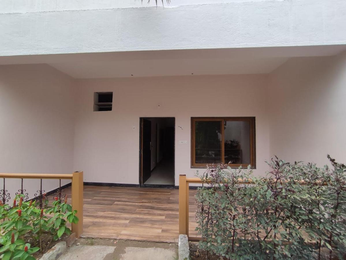 Sterling Banashree Badami Hotel Exterior photo